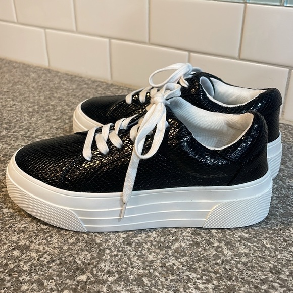 NWT Jessica Simpson Black Casual Textured Women's Sneakers - Picture 4 of 7
